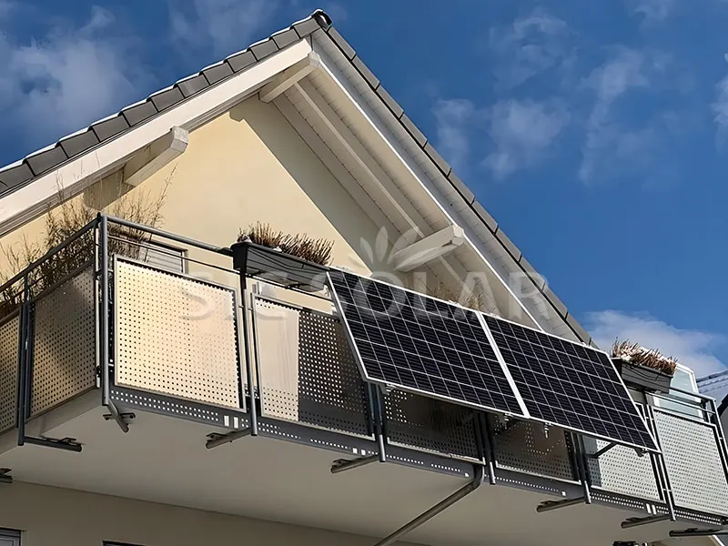 Kurungan Balkoni Panel Suria Rumah 1KW Di Itali