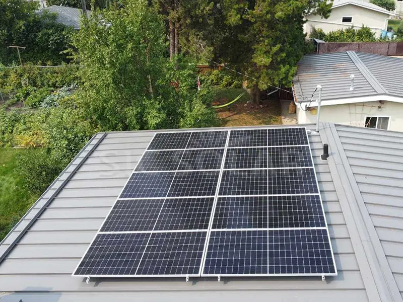 Pemasangan Kecondongan Bumbung Logam Panel Suria 5KW Di Kanada
